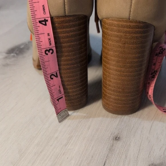 Steve Madden Tan and Orange Lace Up Boots - Picture 5 of 12